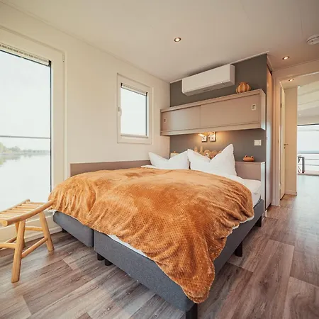 Hausboot Am Graebendorfer Laasow